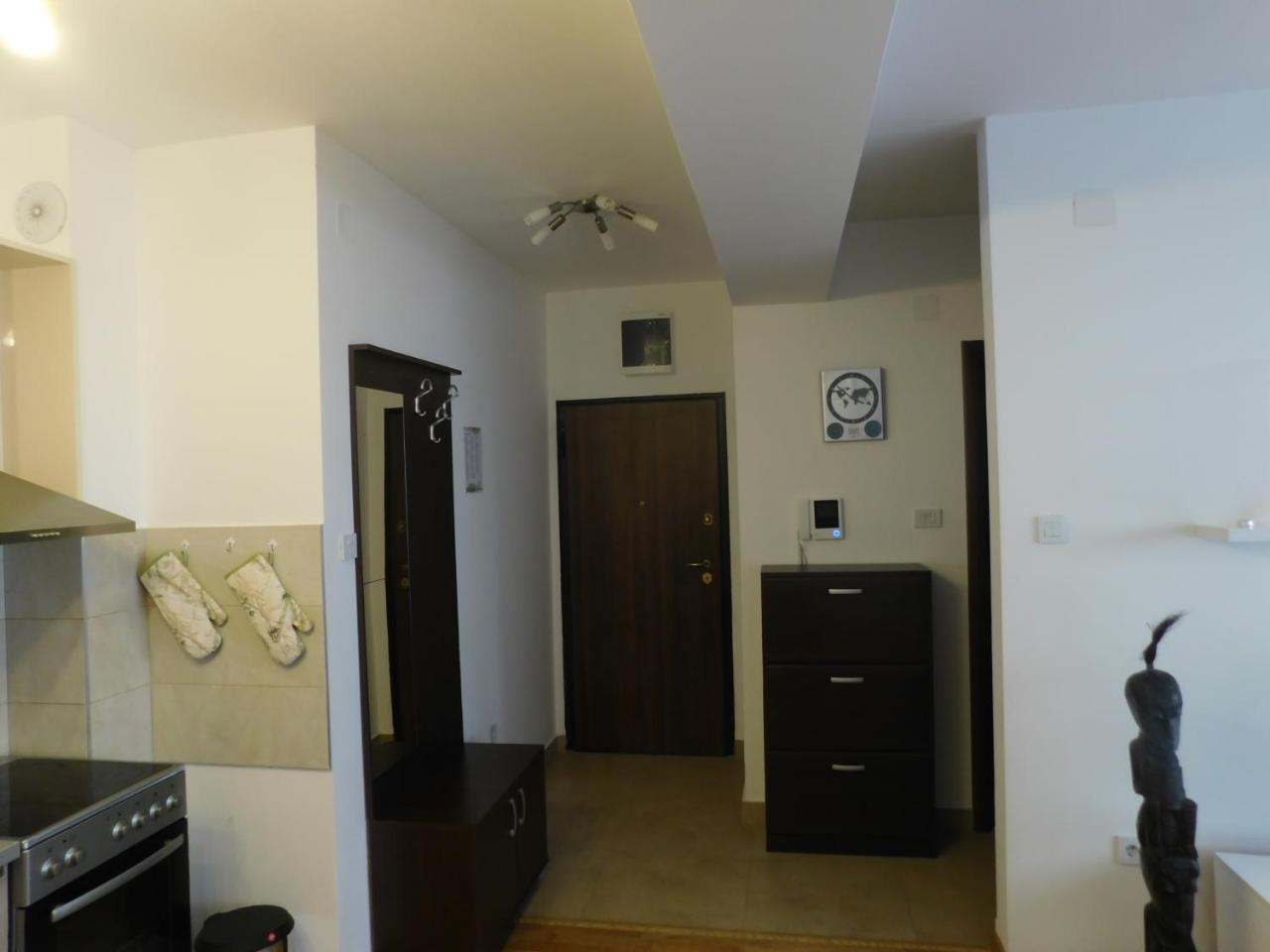 Svilen Konac Daire Budva
