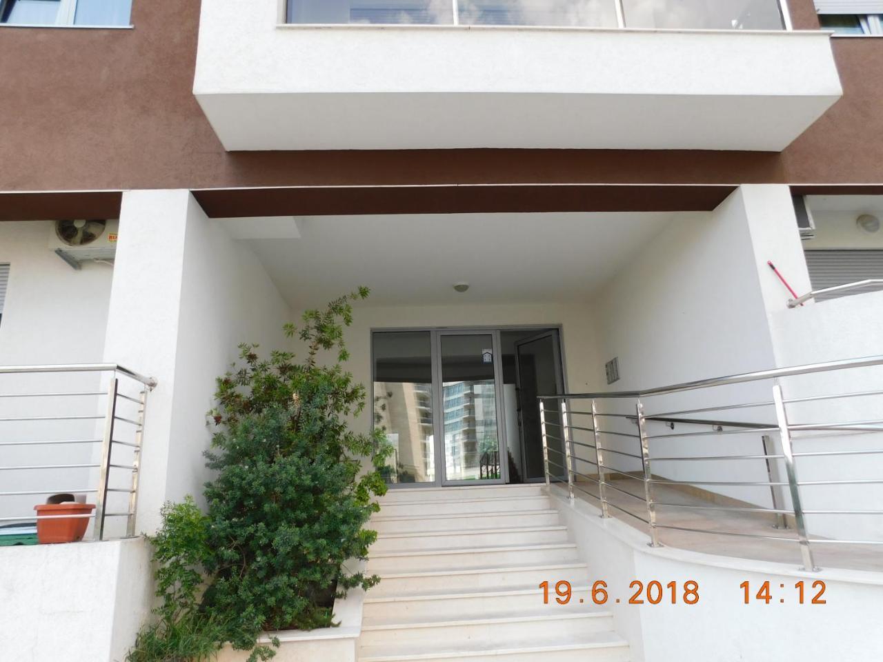 Svilen Konac Daire Budva